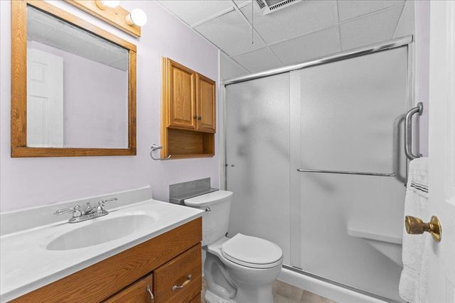 125 Kennedy Dr Apt 3, South Burlington, VT 05403