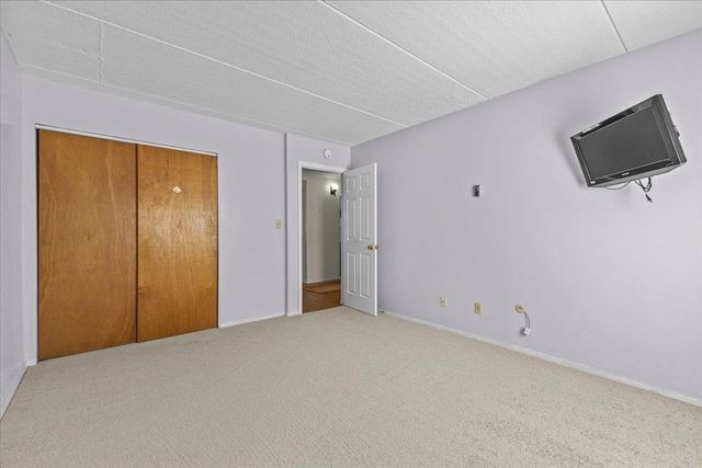 125 Kennedy Dr Apt 3, South Burlington, VT 05403