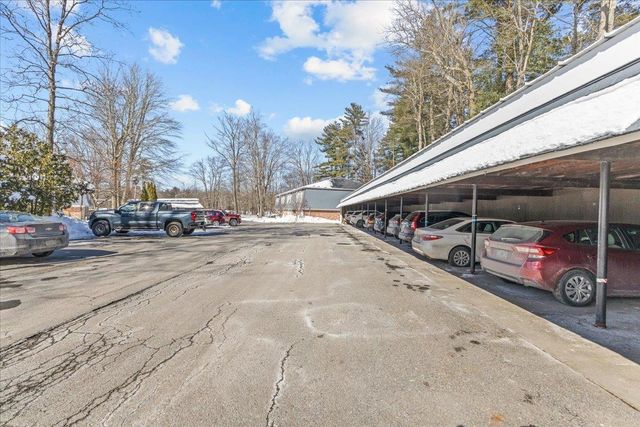 125 Kennedy Dr Apt 3, South Burlington, VT 05403