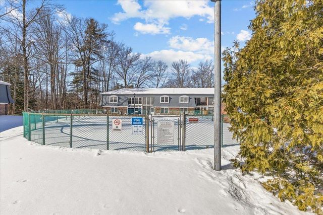 125 Kennedy Dr Apt 3, South Burlington, VT 05403