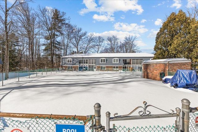 125 Kennedy Dr Apt 3, South Burlington, VT 05403