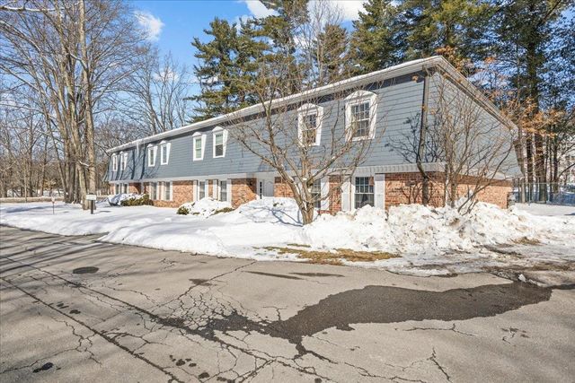 125 Kennedy Dr Apt 3, South Burlington, VT 05403