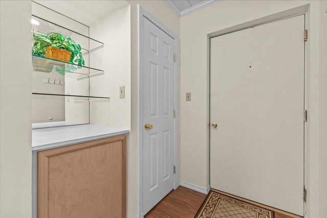 125 Kennedy Dr Apt 3, South Burlington, VT 05403