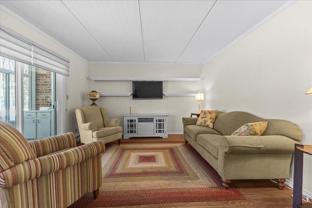 125 Kennedy Dr Apt 3, South Burlington, VT 05403