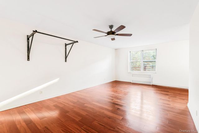 1300 Midland Avenue B42, Yonkers, NY 10704