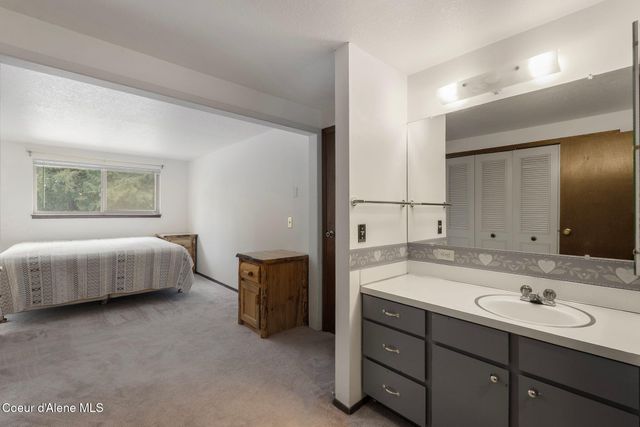 256 Vedelwood DR, Sandpoint, ID 83864