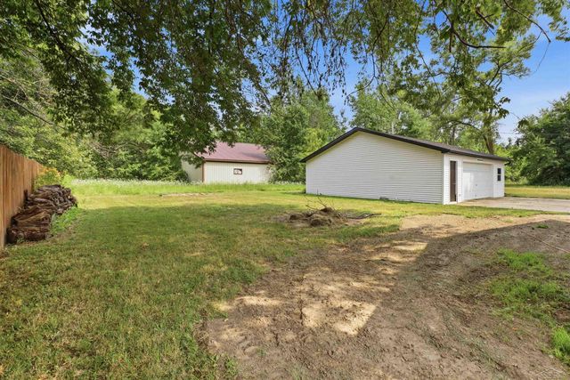 9095 East Road, Burt, MI 48417