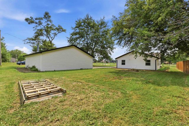 9095 East Road, Burt, MI 48417