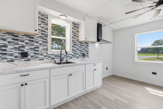 9095 East Road, Burt, MI 48417
