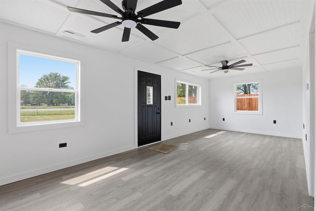9095 East Road, Burt, MI 48417