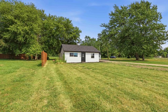 9095 East Road, Burt, MI 48417