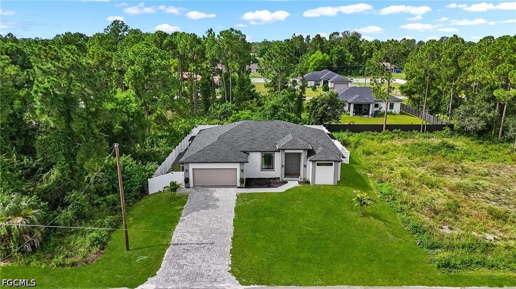 2711 18th ST W, Lehigh Acres, FL 33971
