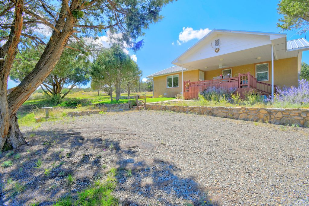 49 El Cedro Road Road, Tijeras, NM 87059