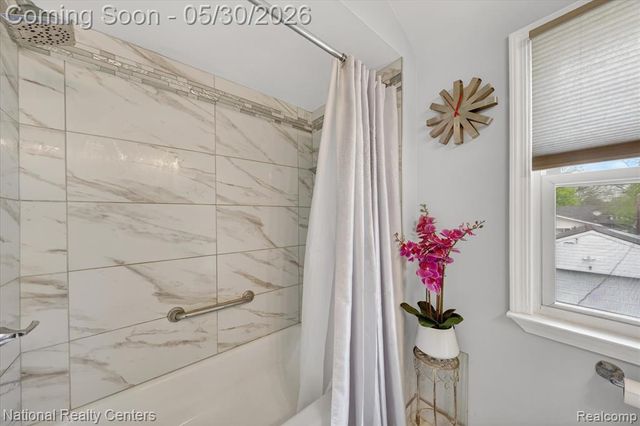 3956 Harvard Road, Detroit, MI 48224