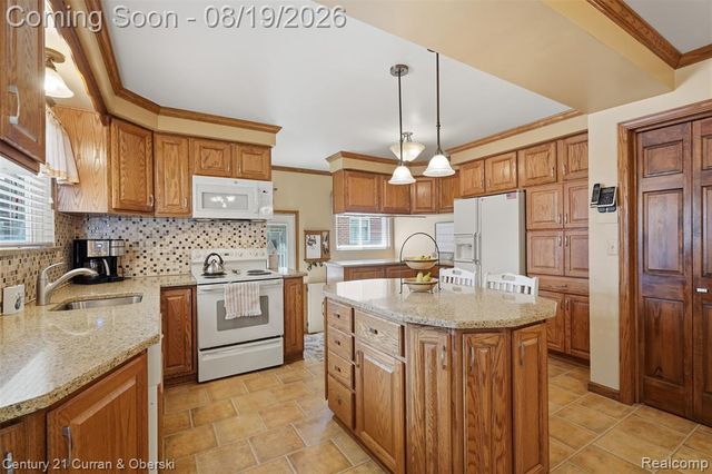 6834 Cronin Drive, Dearborn Heights, MI 48127