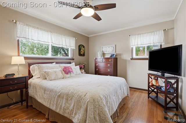 6834 Cronin Drive, Dearborn Heights, MI 48127
