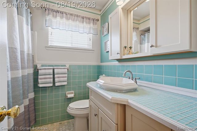 6834 Cronin Drive, Dearborn Heights, MI 48127