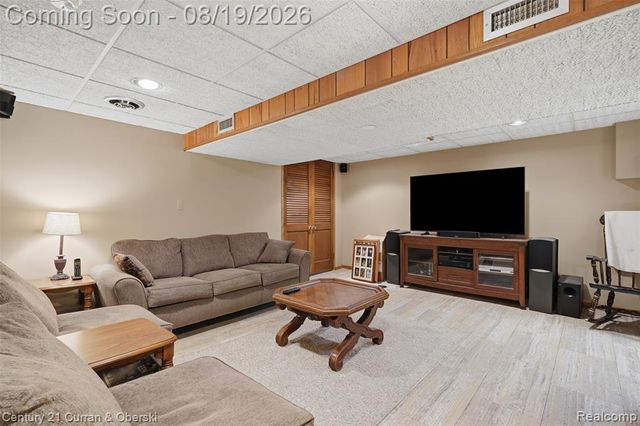6834 Cronin Drive, Dearborn Heights, MI 48127