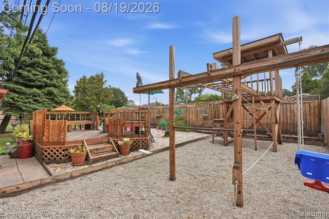 6834 Cronin Drive, Dearborn Heights, MI 48127