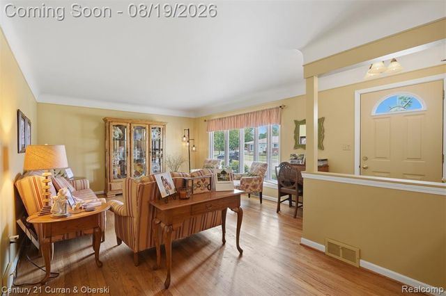 6834 Cronin Drive, Dearborn Heights, MI 48127
