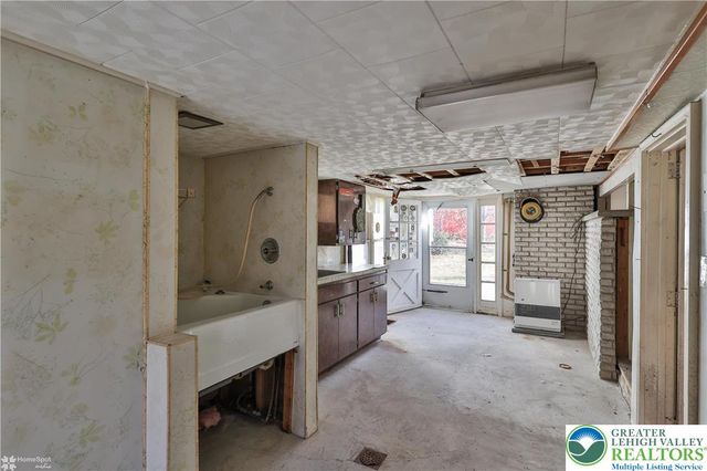 9160 Furnace Road, Washington Twp, PA 18080