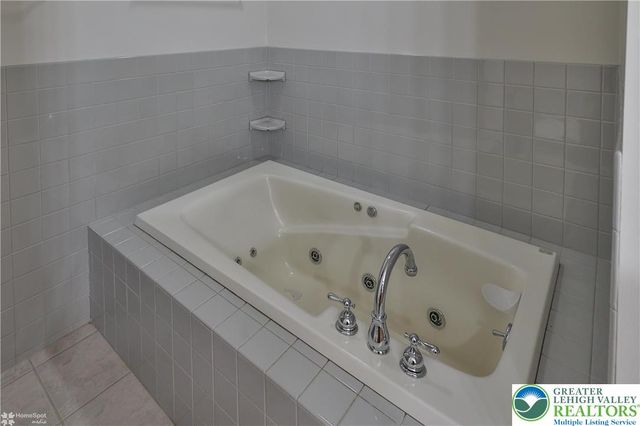 9160 Furnace Road, Washington Twp, PA 18080