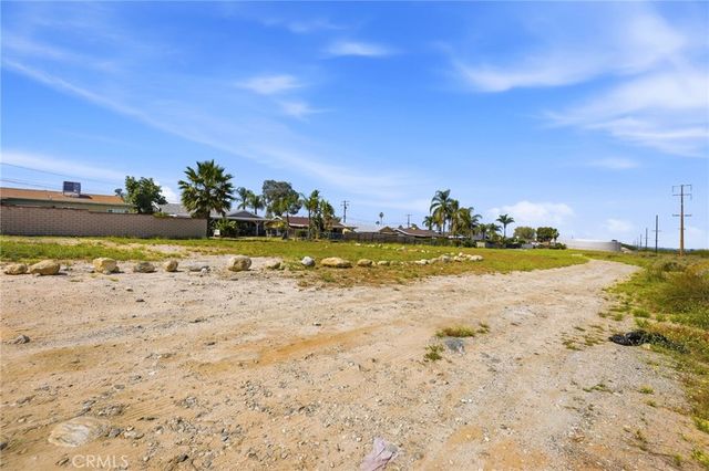 2016 SAN Bernardino Avenue, Mentone, CA 92359