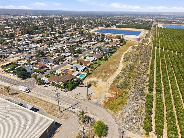 2016 SAN Bernardino Avenue, Mentone, CA 92359