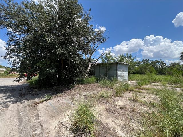 501 W Ella Ave, Kingsville, TX 78363