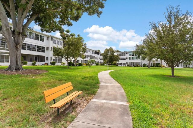 11251 80TH AVENUE 307, Seminole, FL 33772