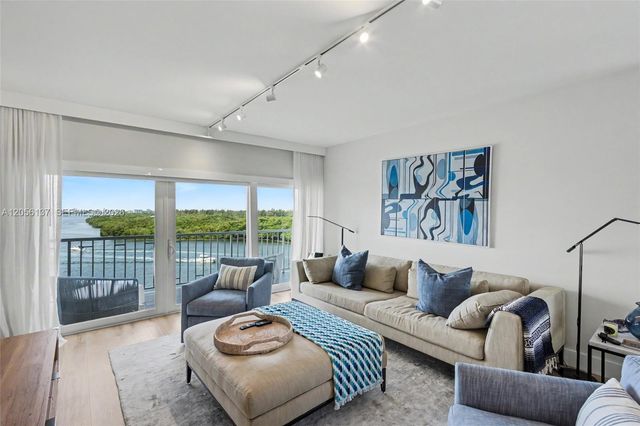 500 Bayview Drive 822, Sunny Isles Beach, FL 33160