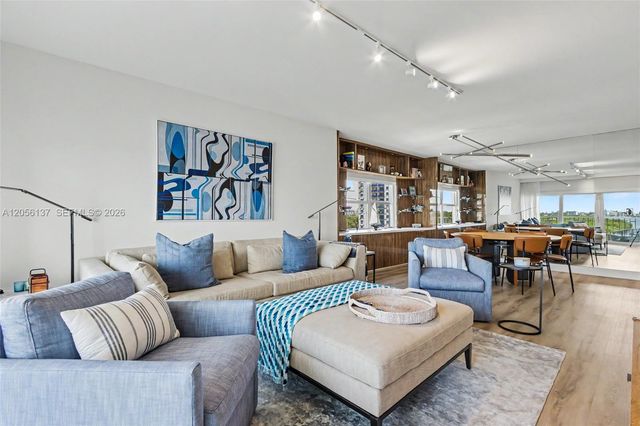 500 Bayview Drive 822, Sunny Isles Beach, FL 33160