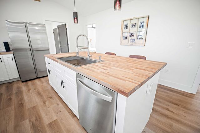 186 Lily Creek Resort Road, Jamestown, KY 42629