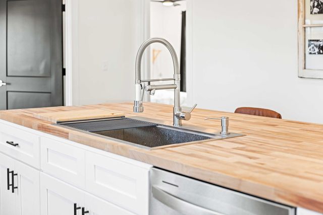 186 Lily Creek Resort Road, Jamestown, KY 42629