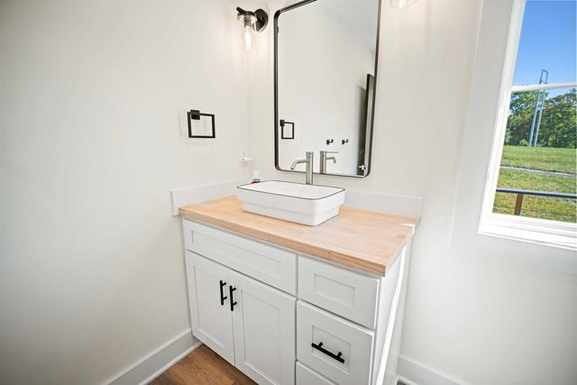 186 Lily Creek Resort Road, Jamestown, KY 42629