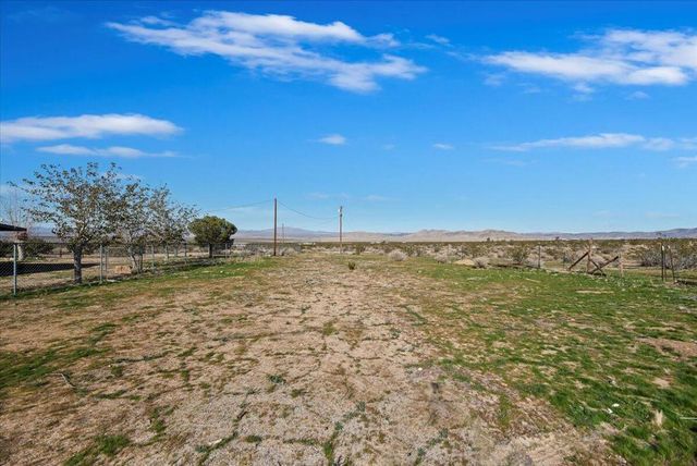 49133 Manzanita Drive, Landers, CA 92285