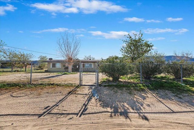 49133 Manzanita Drive, Landers, CA 92285