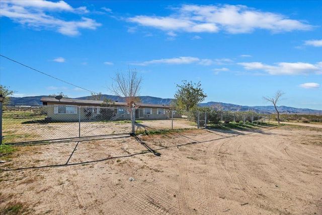 49133 Manzanita Drive, Landers, CA 92285