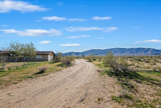 49133 Manzanita Drive, Landers, CA 92285