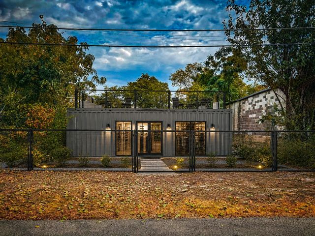 2223 Gallatin Street, Dallas, TX 75203