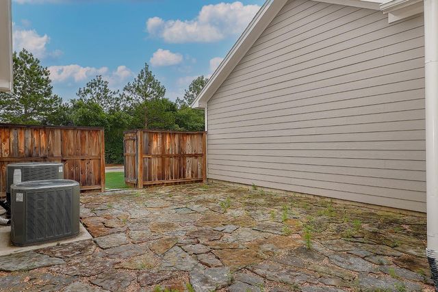 154 Kendrick Pines Boulevard, Spring, TX 77389