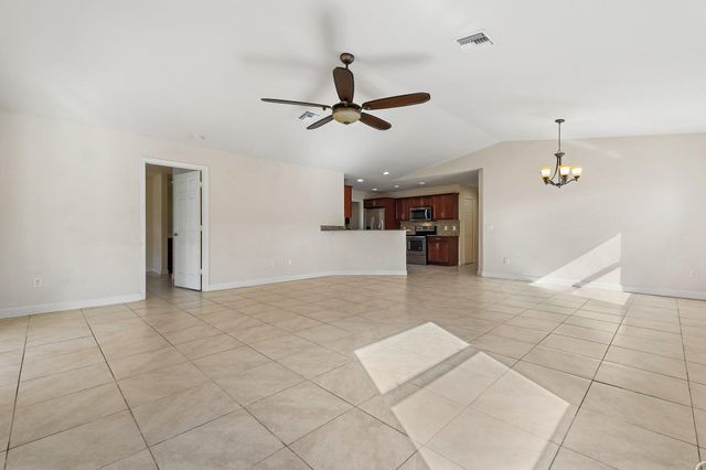 3 S Granada Lane, Port St Lucie, FL 34952