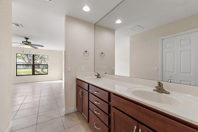 3 S Granada Lane, Port St Lucie, FL 34952