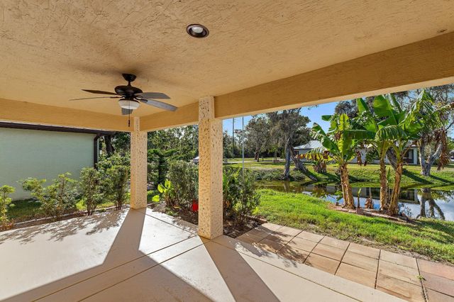 3 S Granada Lane, Port St Lucie, FL 34952