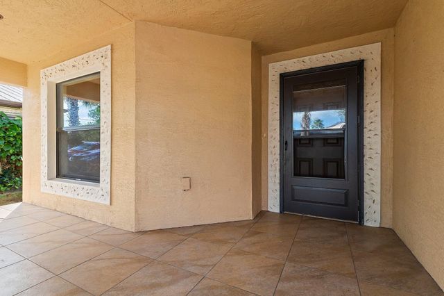 3 S Granada Lane, Port St Lucie, FL 34952