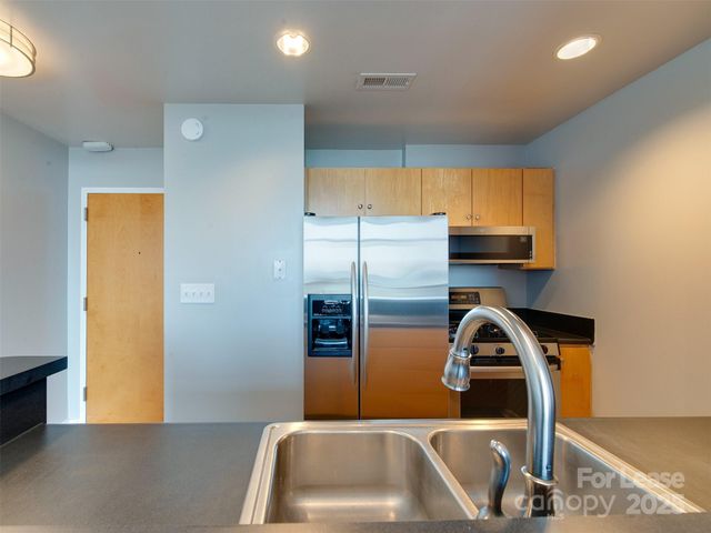 715 N Church Street 608, Charlotte, NC 28202