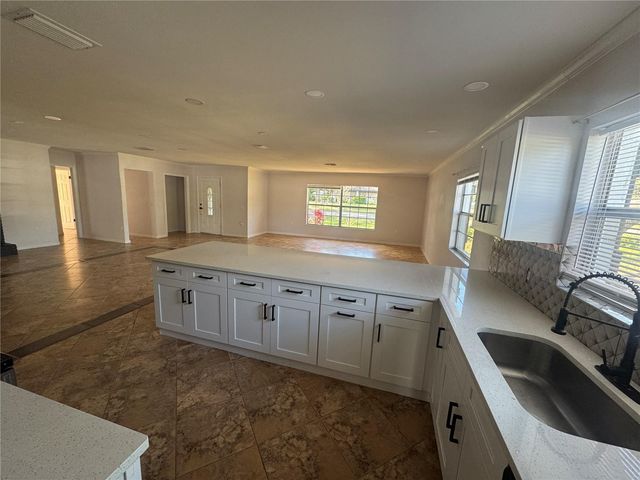 701 S OAKWOOD AVENUE, Brandon, FL 33511