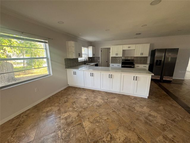 701 S OAKWOOD AVENUE, Brandon, FL 33511