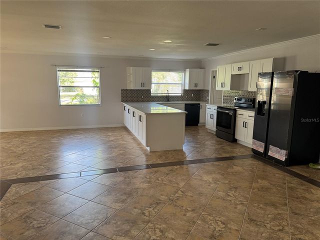 701 S OAKWOOD AVENUE, Brandon, FL 33511