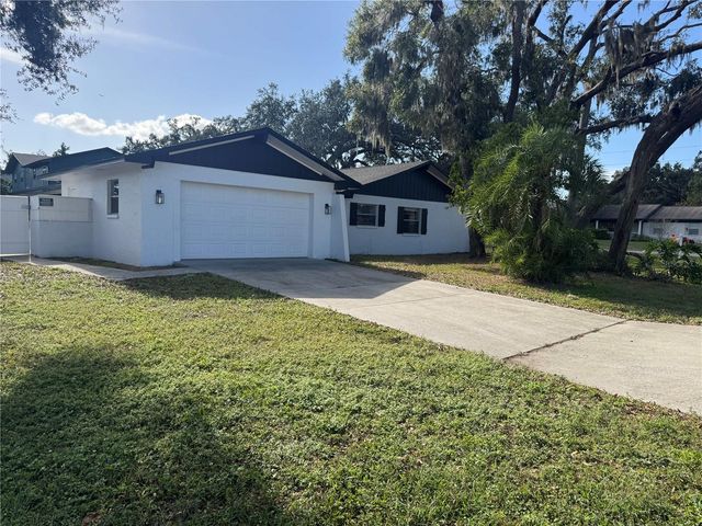 701 S OAKWOOD AVENUE, Brandon, FL 33511
